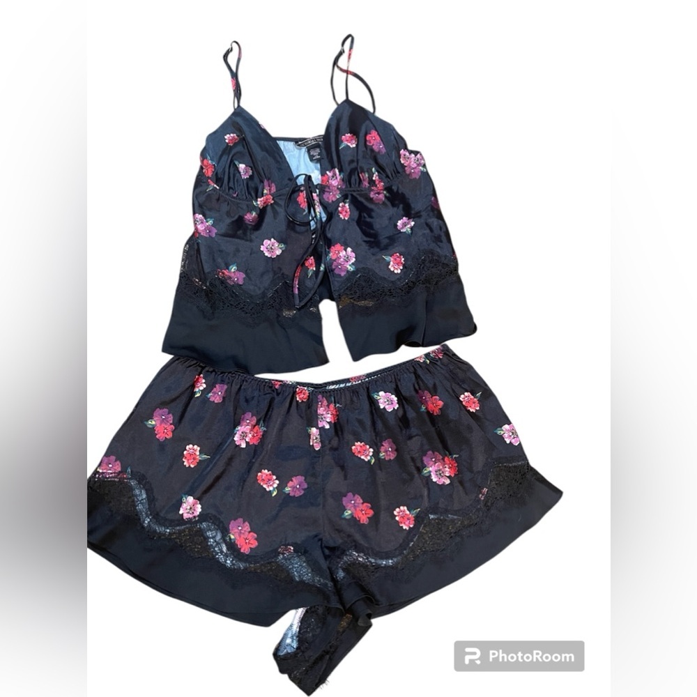 Victoria’s Secret Lingerie Set | Large